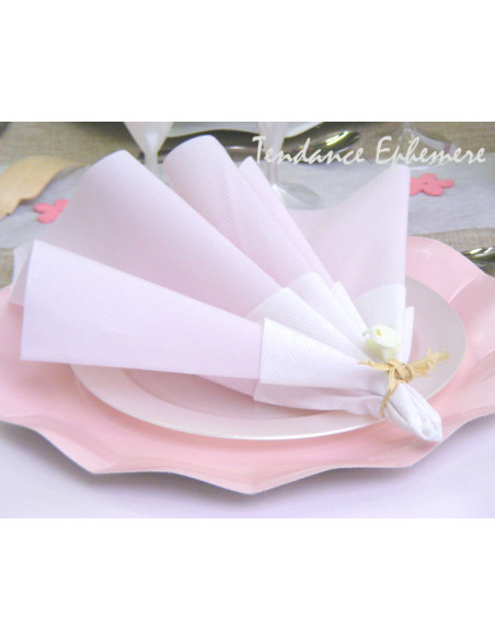 Serviette papier rose pastel et petite fleur - Un grand marché
